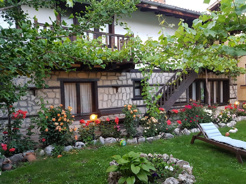 Trenchova Guest House Bansko Bagian luar foto